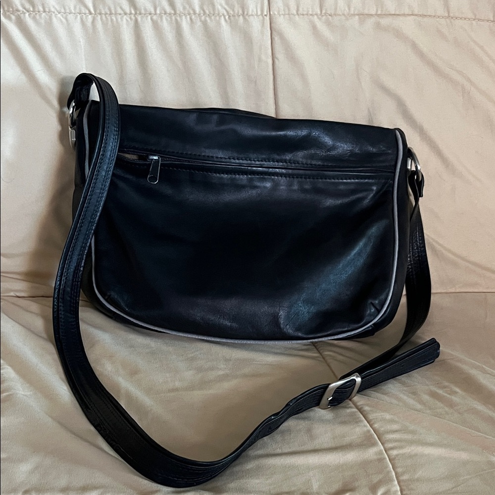 Black Leather Peruzzi Crossbody Bag